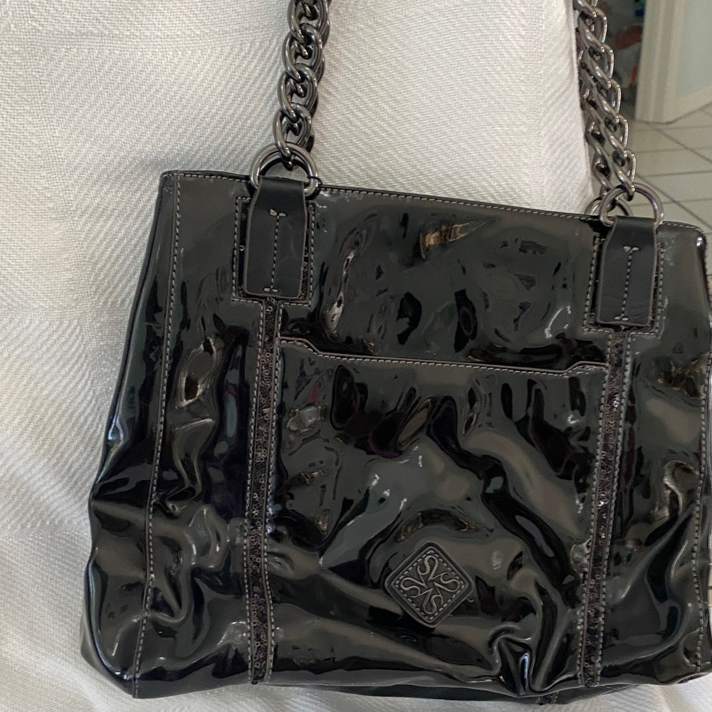 🦩Simply Vera Vera Wang patent leather look Black Shoulder Bag🦩